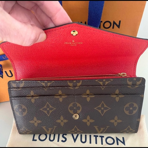 Authentic Louis Vuitton Sarah Wallet - Picture 2 of 11
